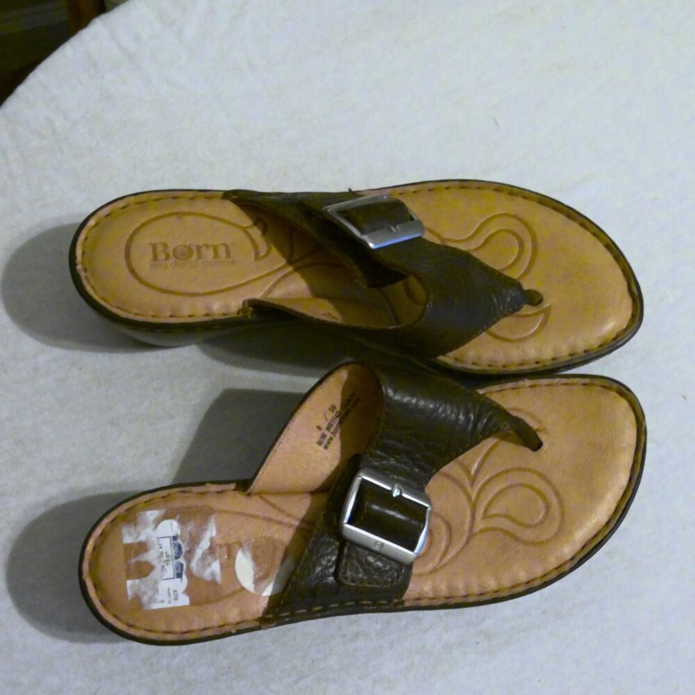 BORN Brown Leather Thong Sandals 8M